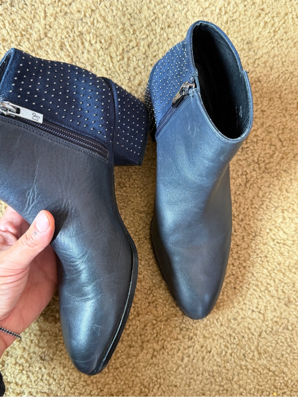 Donald J. Pliner Women's Navy Leather Stud-Detail Ankle Boots Size 7 - Picture 3 of 11